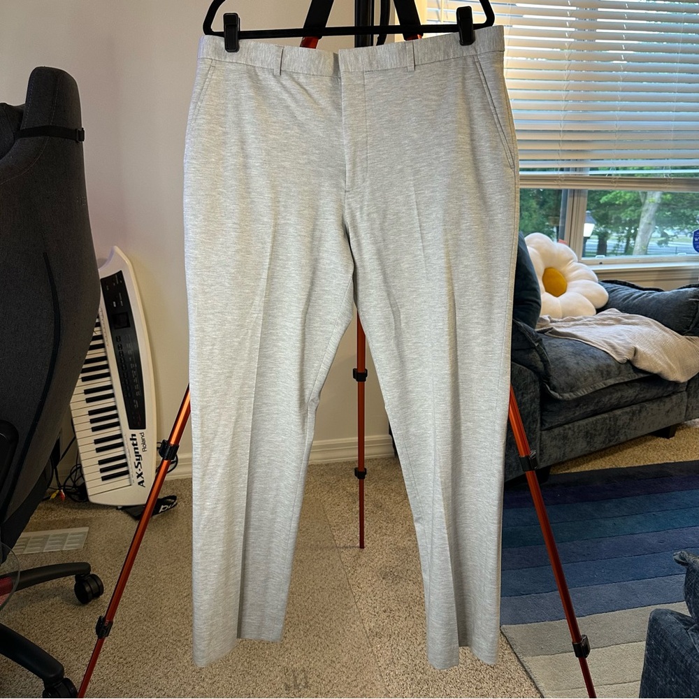 J. Ferrar Slim Ultra Comfort Suit Pants in Light Heathered Grey 38 x 32